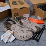 Dép Crocs Pollex Salehe Bembury Clog Menemsha Nâu