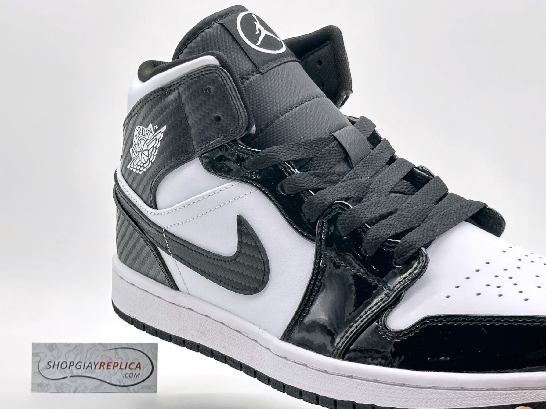 Giày Nike Air Jordan 1 Mid ‘Carbon Fiber’ Like Auth
