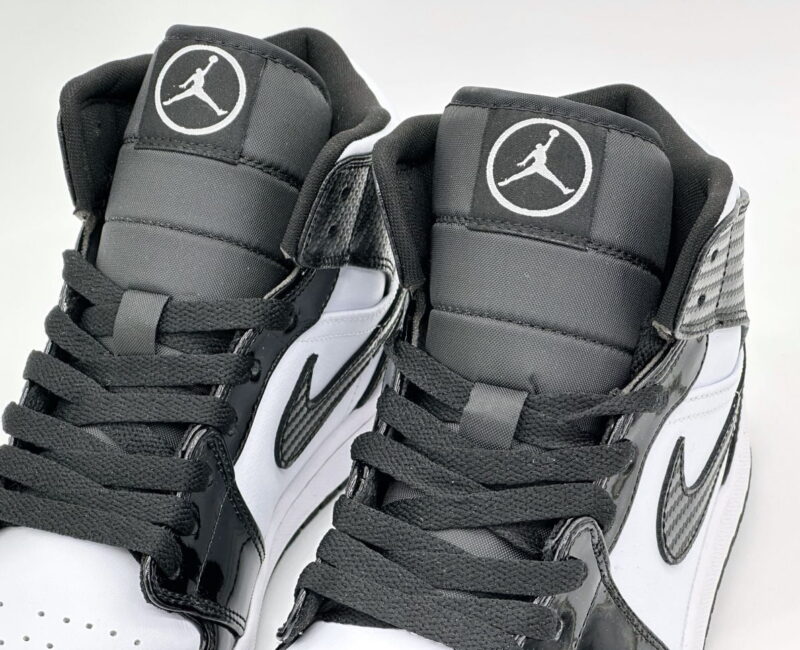 Giày Nike Air Jordan 1 Mid ‘Carbon Fiber’ Like Auth