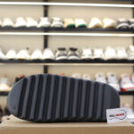 Dép Adidas Yeezy Slide ‘Onyx Black’ ( 2022 vân Nhám )