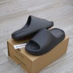 Dép Adidas Yeezy Slide ‘Onyx Black’ ( 2022 vân Nhám )