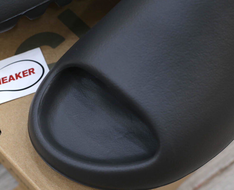 Dép Adidas Yeezy Slide ‘Onyx Black’ ( 2022 vân Nhám )