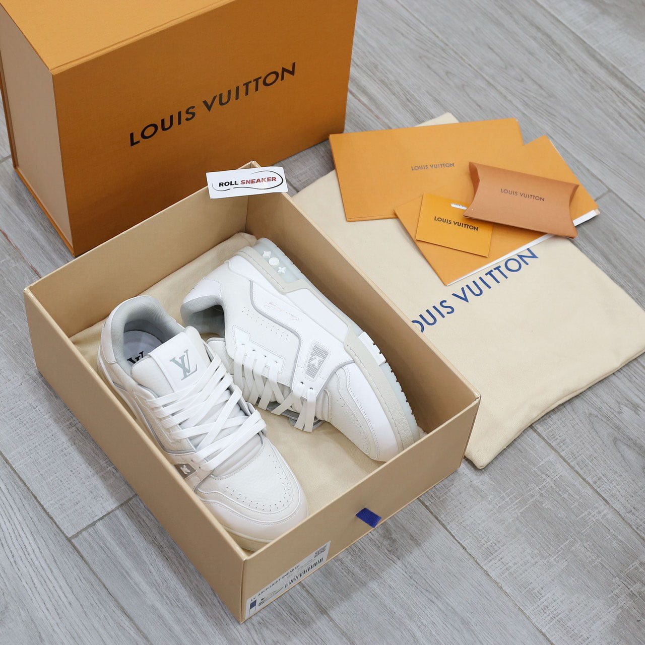 Giày Louis Vuitton Lv Trainer #54 Signature White Like Auth