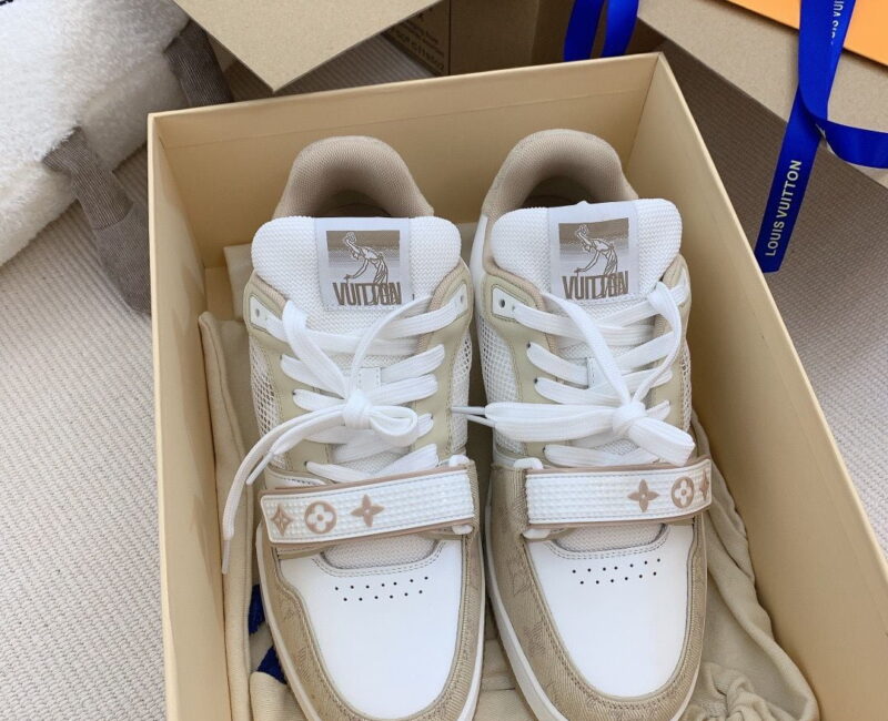 Giày Louis Vuitton Lv Trainer Monogram Beige quai Velcro Like Auth