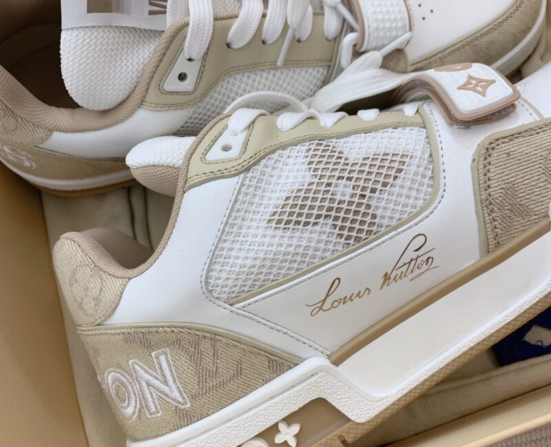 Giày Louis Vuitton Lv Trainer Monogram Beige quai Velcro Like Auth