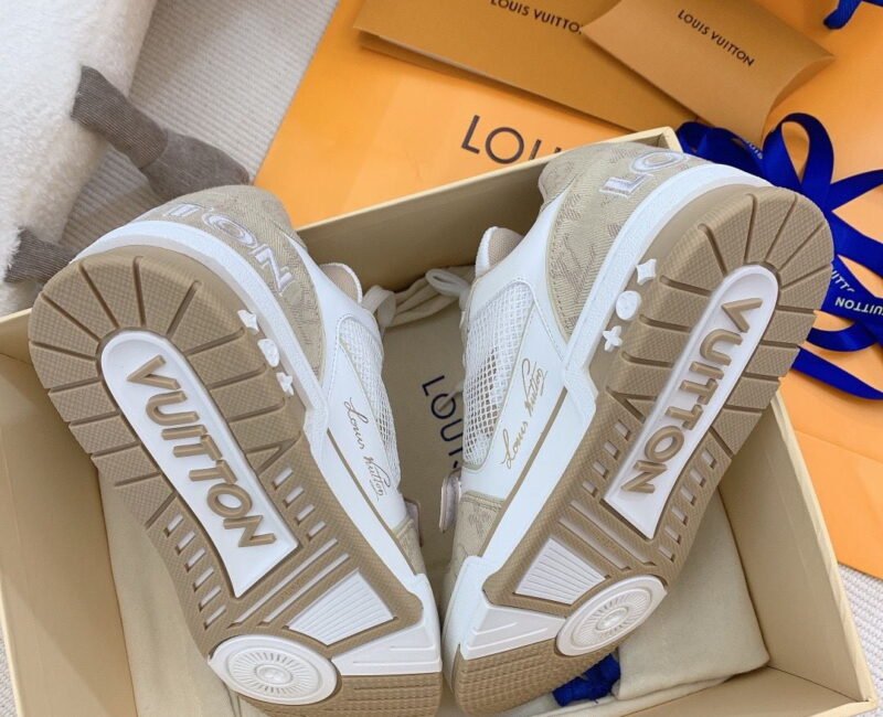 Giày Louis Vuitton Lv Trainer Monogram Beige quai Velcro Like Auth