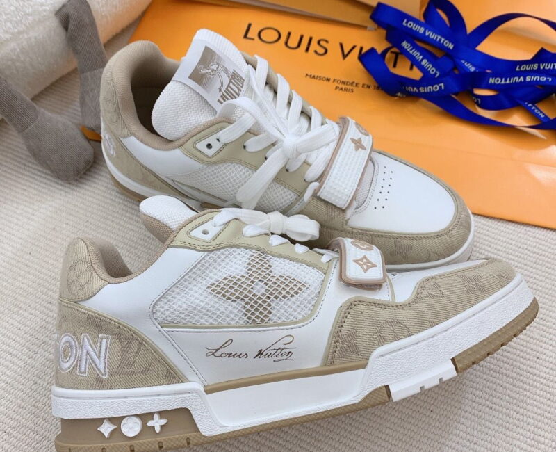 Giày Louis Vuitton Lv Trainer Monogram Beige quai Velcro Like Auth