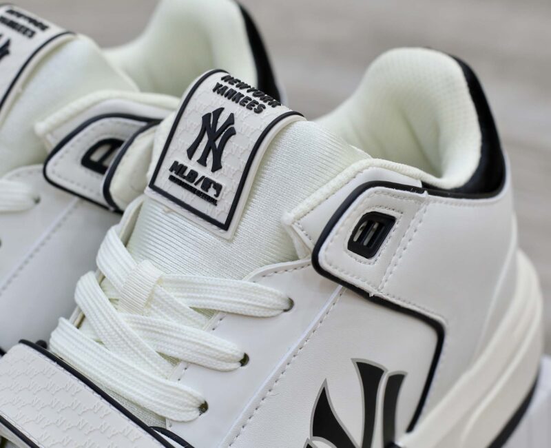 Giày MLB Chunky Liner Mid New York Yankees Black Like Auth