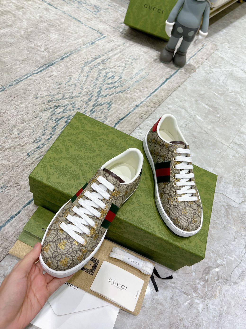 Giày Gucci Ace GG Supreme Canvas with Bees Like Auth