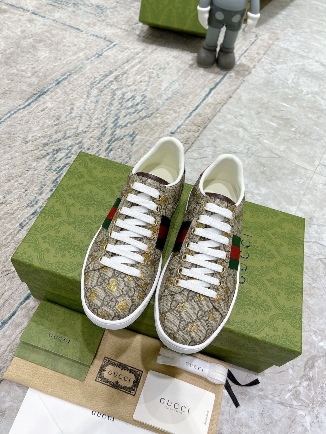 Giày Gucci Ace GG Supreme Canvas with Bees Like Auth