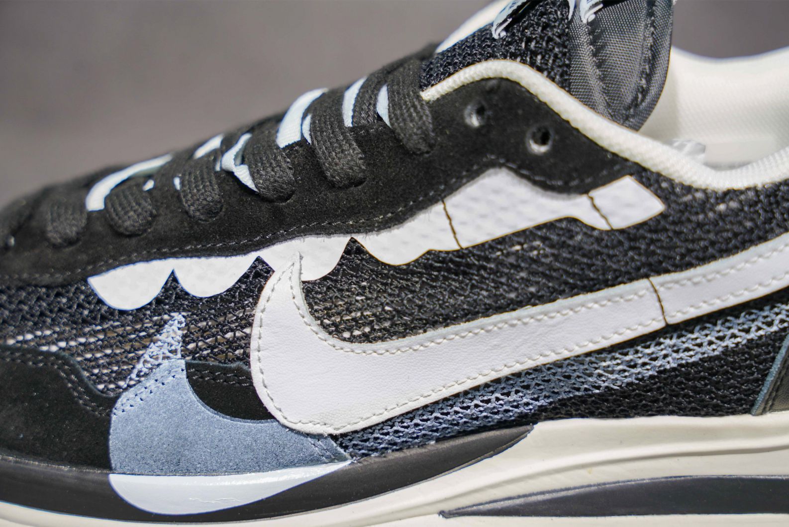 Giày Nike Sacai Vaporwaffle Black White Like Auth