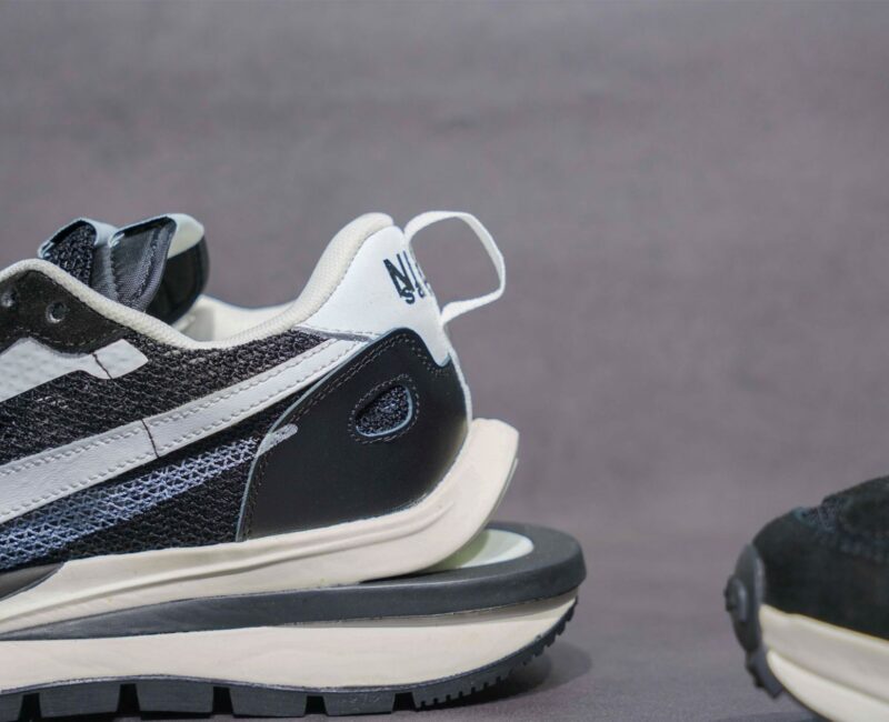Giày Nike Sacai Vaporwaffle Black White Like Auth