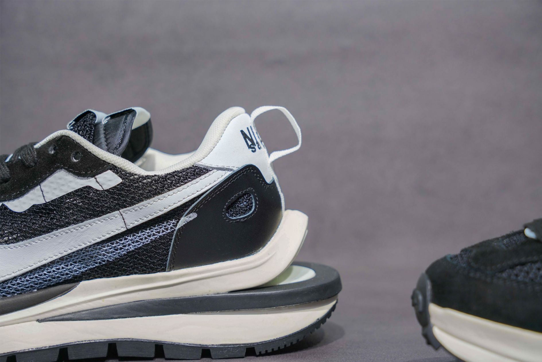 Giày Nike Sacai Vaporwaffle Black White Like Auth