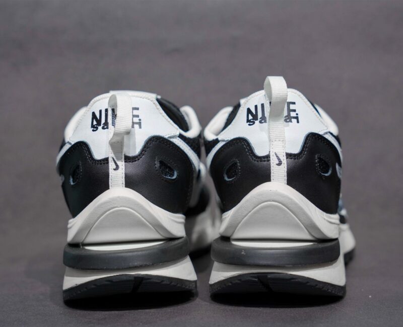 Giày Nike Sacai Vaporwaffle Black White Like Auth