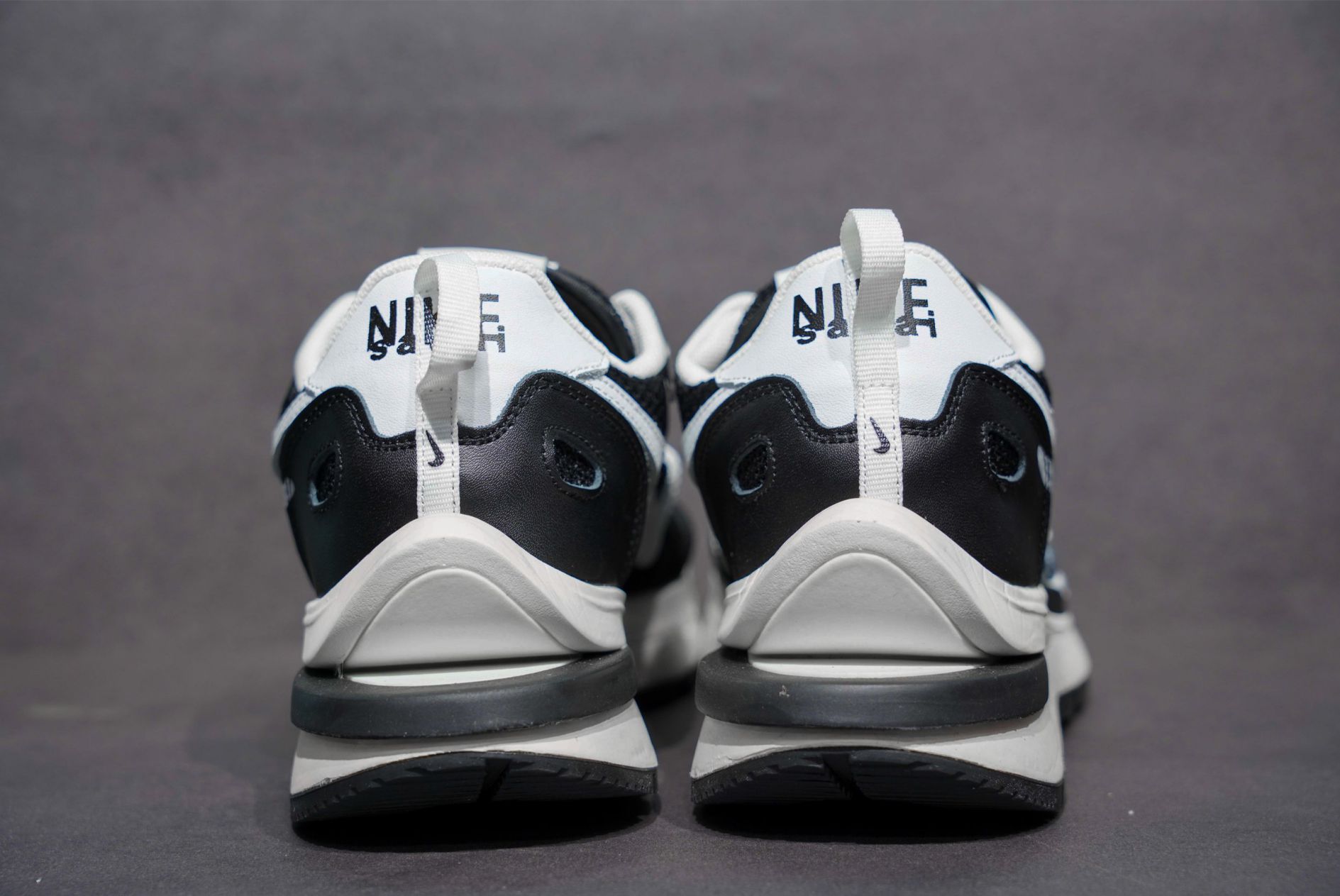 Giày Nike Sacai Vaporwaffle Black White Like Auth