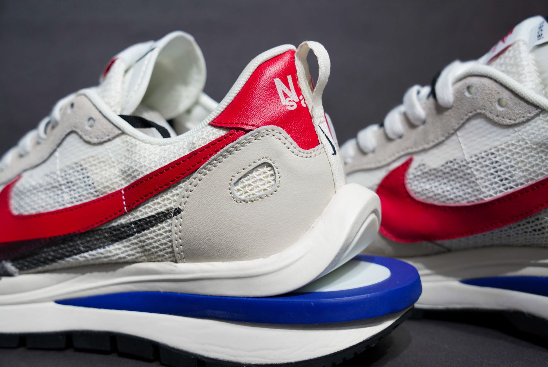 Giày Nike Sacai Vaporwaffle Sport Fuchsia Game Royal Like Auth