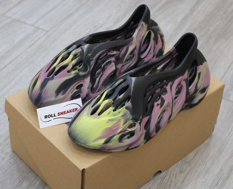 Adidas Yeezy Foam Runner ‘MX Carbon’