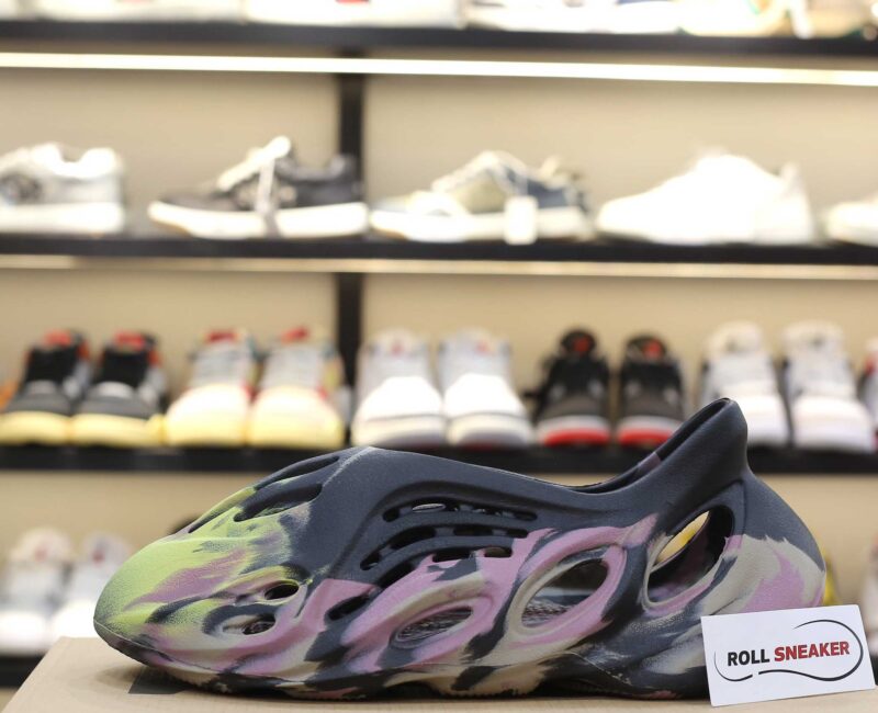 Adidas Yeezy Foam Runner ‘MX Carbon’