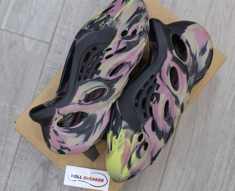 Adidas Yeezy Foam Runner ‘MX Carbon’