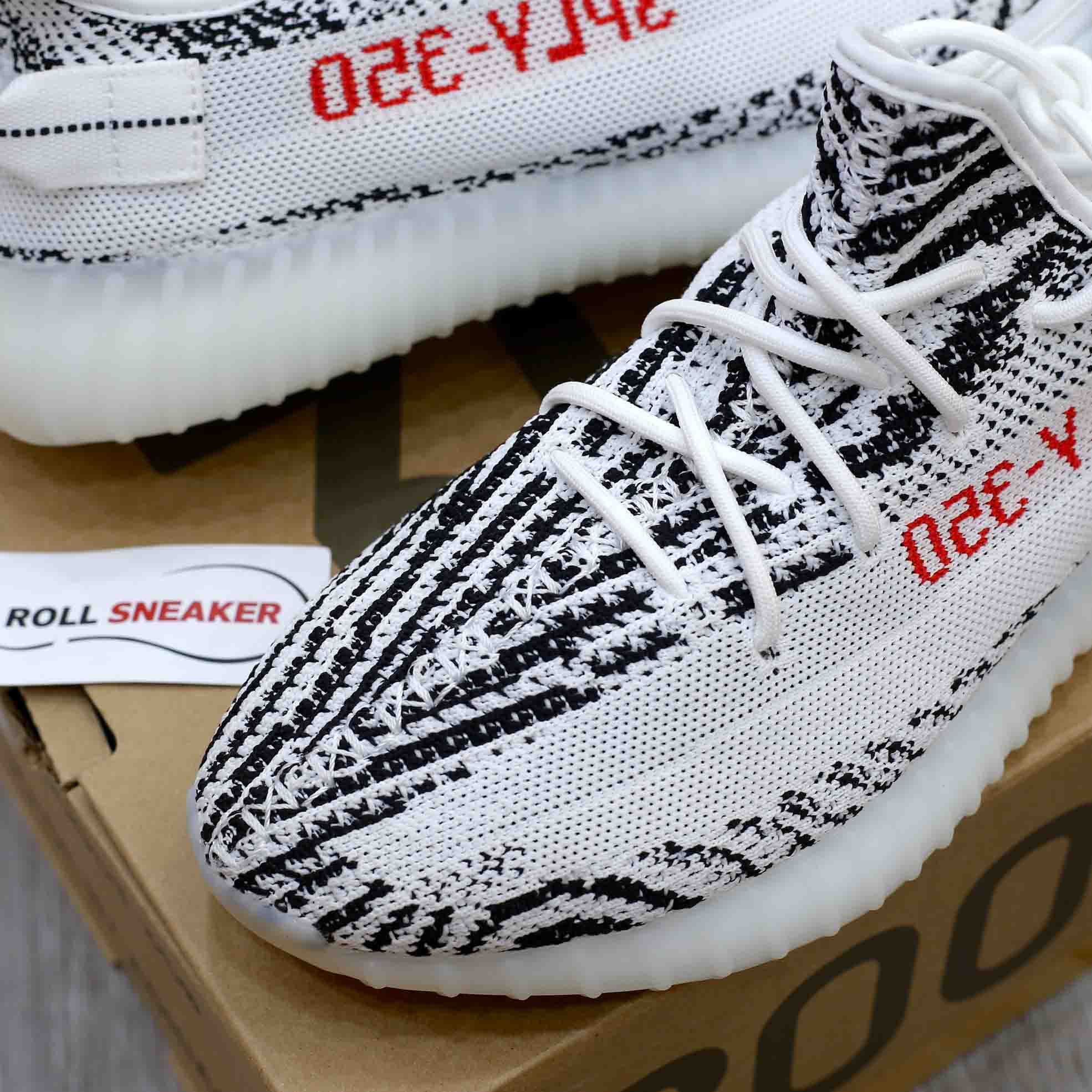 Giày Adidas Yeezy Boost 350 V2 ‘Zebra’