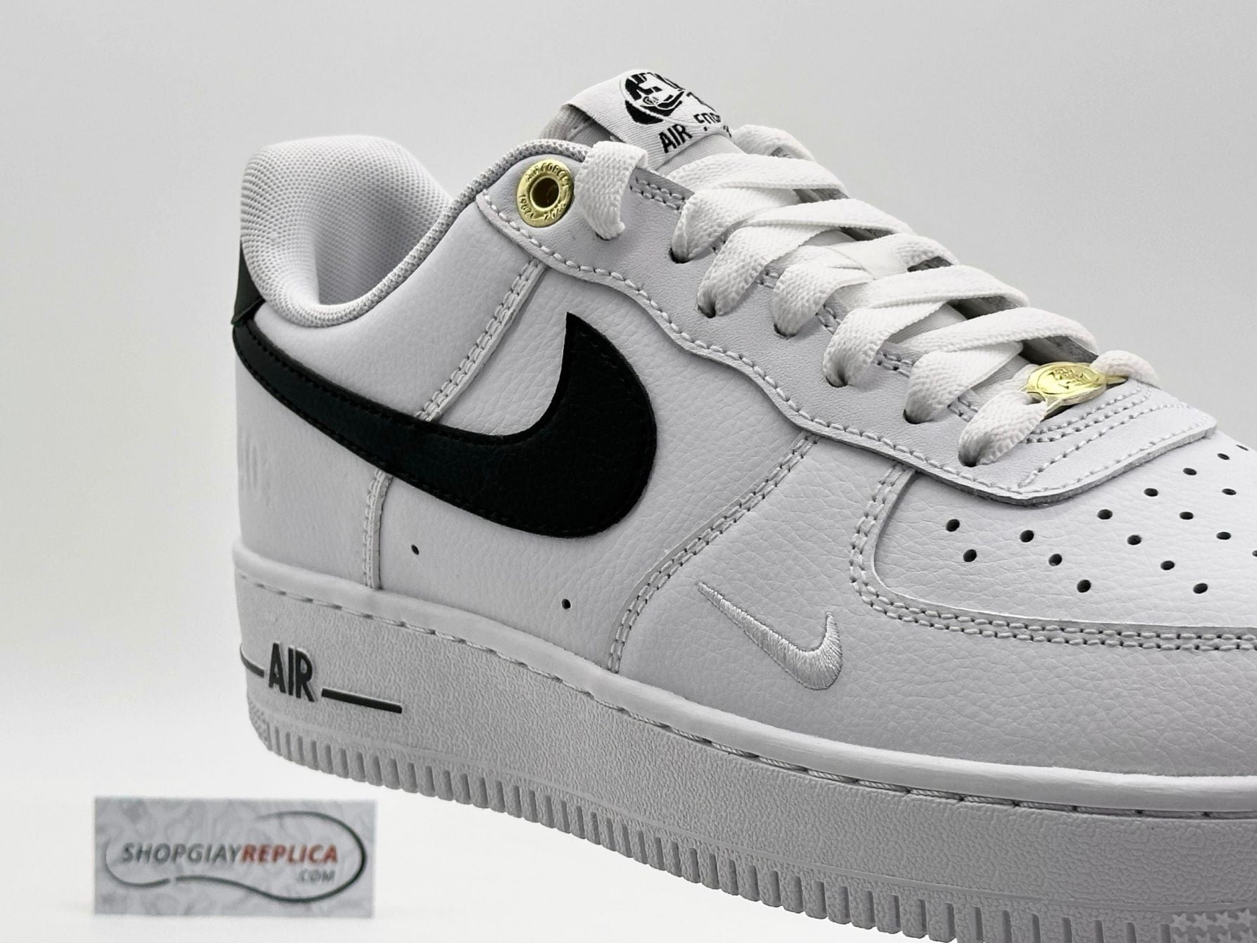Giày Nike Air Force 1 ’07 LV8 ’40th Anniversary – White Black’ Like Auth