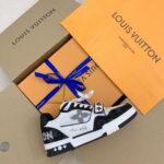 Giày Louis Vuitton Lv Trainer Monogram Đen Black quai Velcro Like Auth