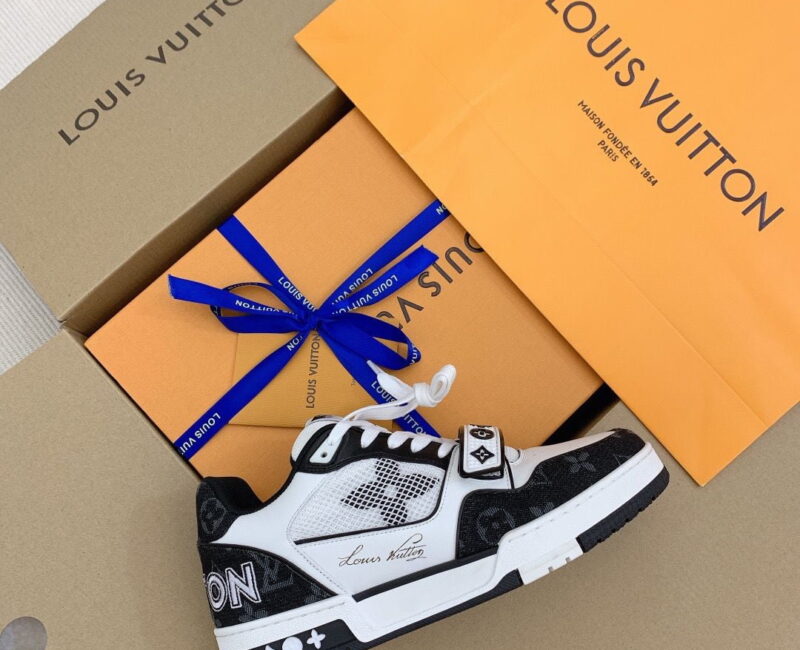 Giày Louis Vuitton Lv Trainer Monogram Đen Black quai Velcro Like Auth