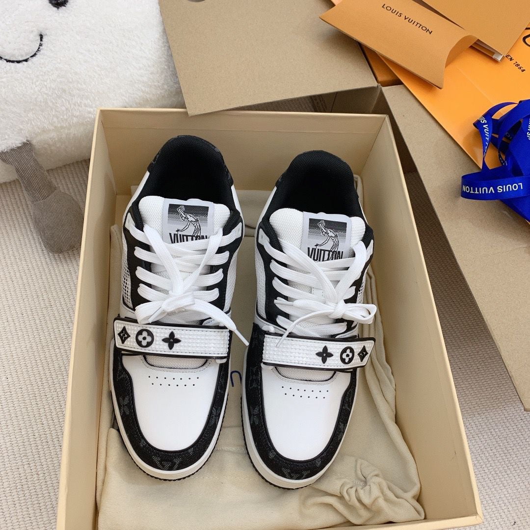Giày Louis Vuitton Lv Trainer Monogram Black quai Velcro Like Auth