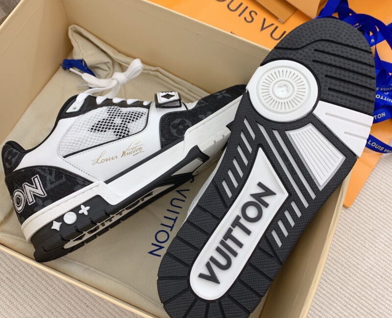 Giày Louis Vuitton Lv Trainer Monogram Black quai Velcro Like Auth