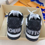 Giày Louis Vuitton Lv Trainer Monogram Black quai Velcro Like Auth