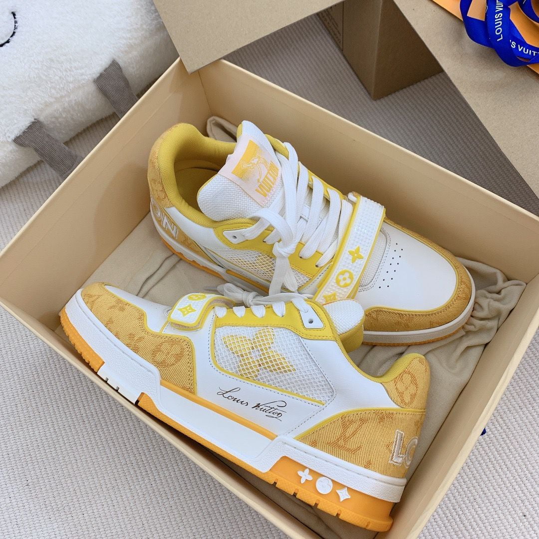 Giày Louis Vuitton Lv Trainer Monogram Vàng Yellow quai Velcro Like Auth