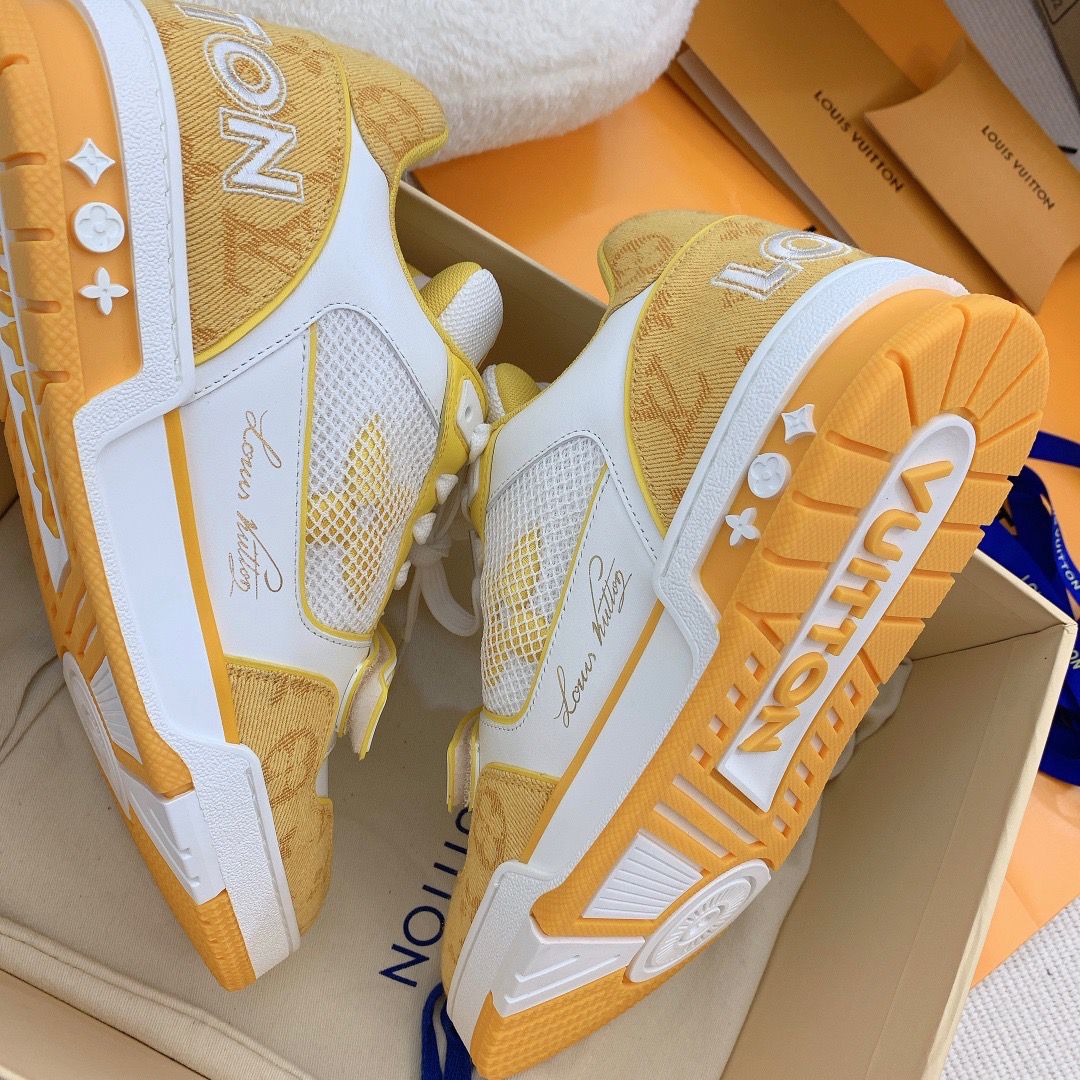 Giày Louis Vuitton Lv Trainer Monogram Yellow quai Velcro Like Auth