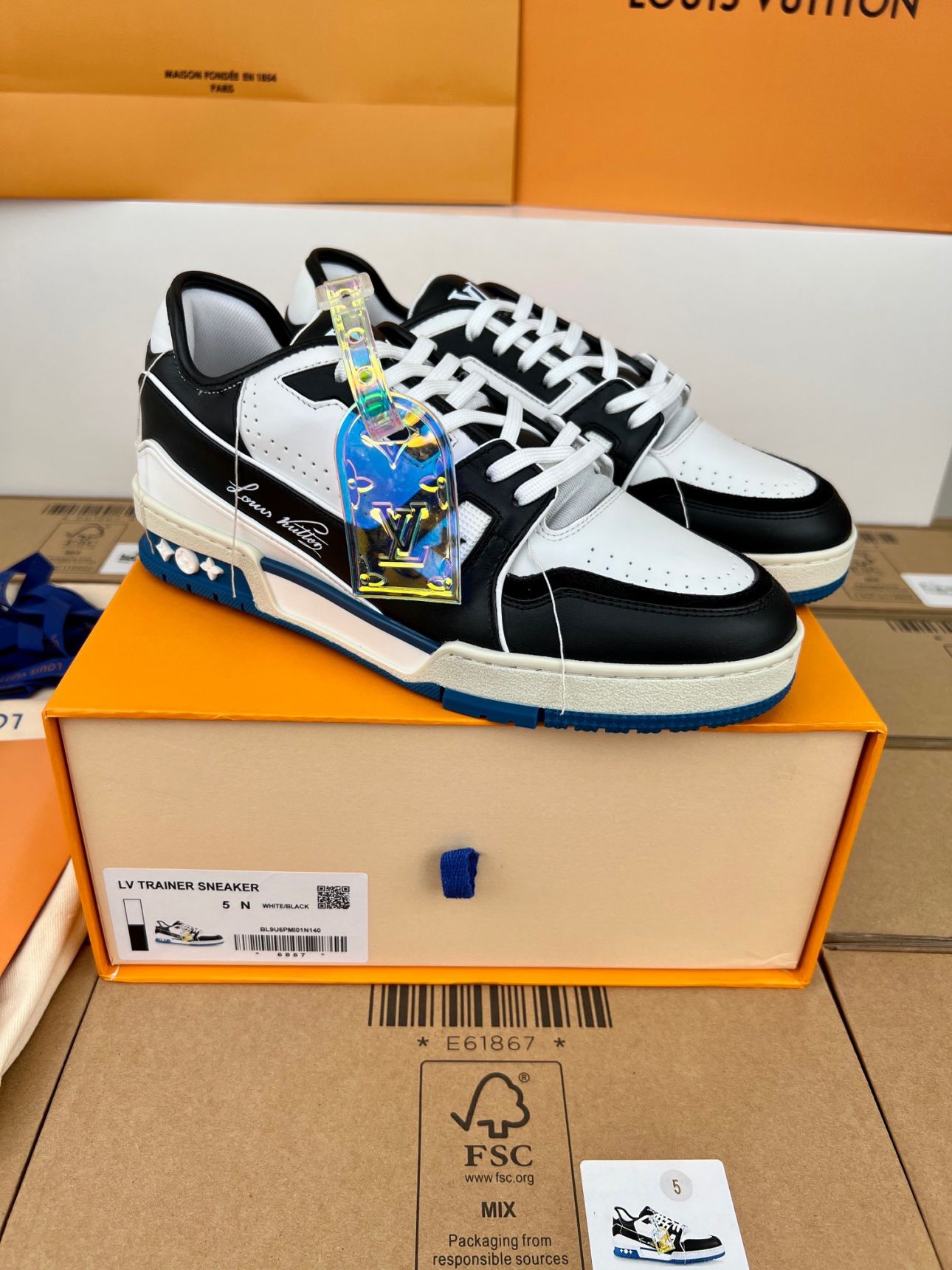 Giày Louis Vuitton Lv Trainer Đen Trăng Xanh