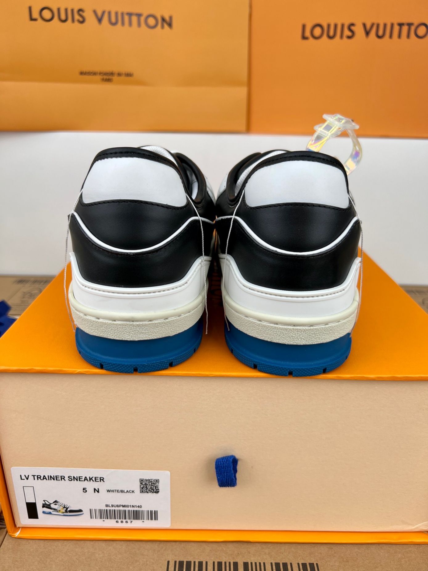 Giày Louis Vuitton Lv Trainer White Black Blue Like Auth