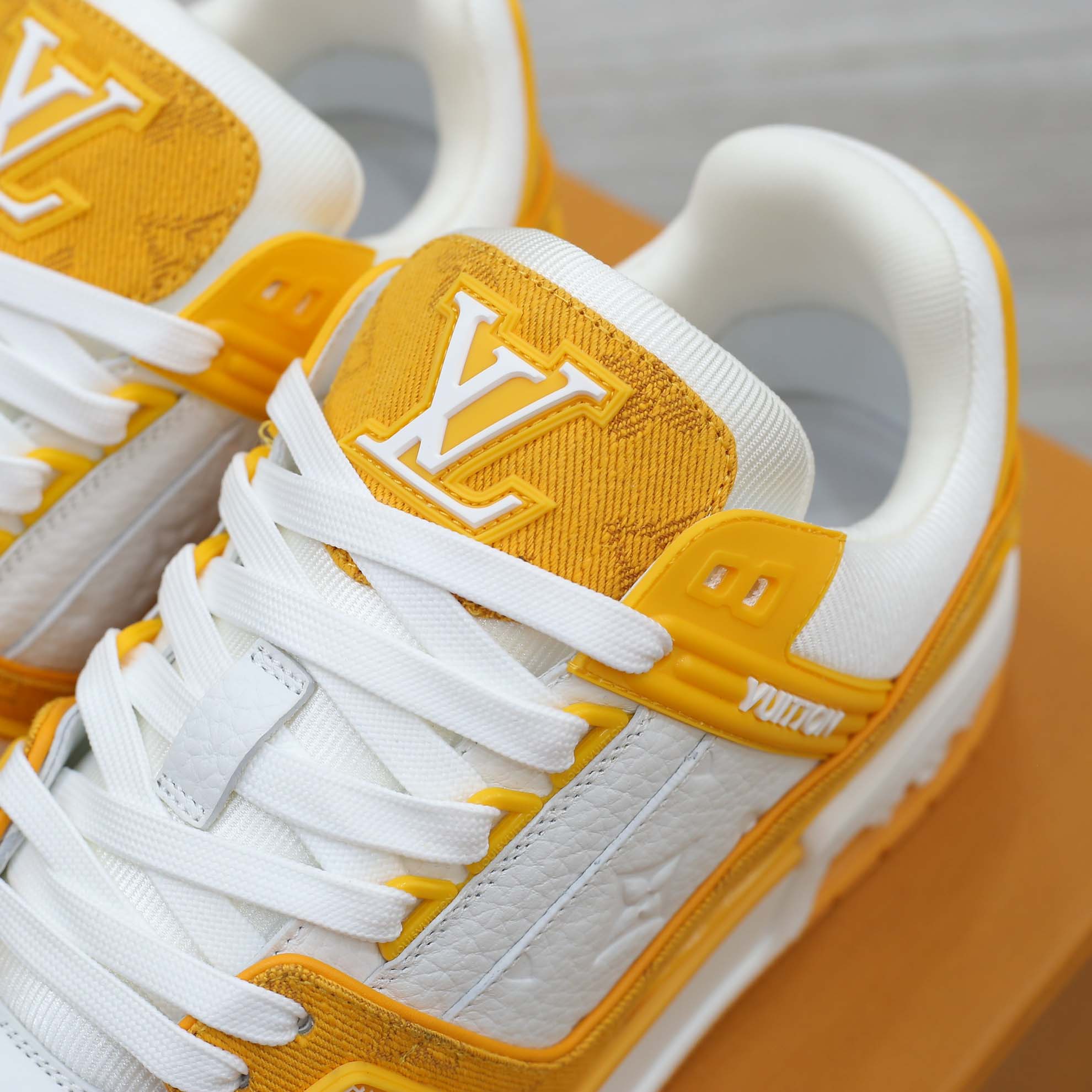 Giày Louis Vuitton Lv Trainer Yellow Monogram Denim màu vàng