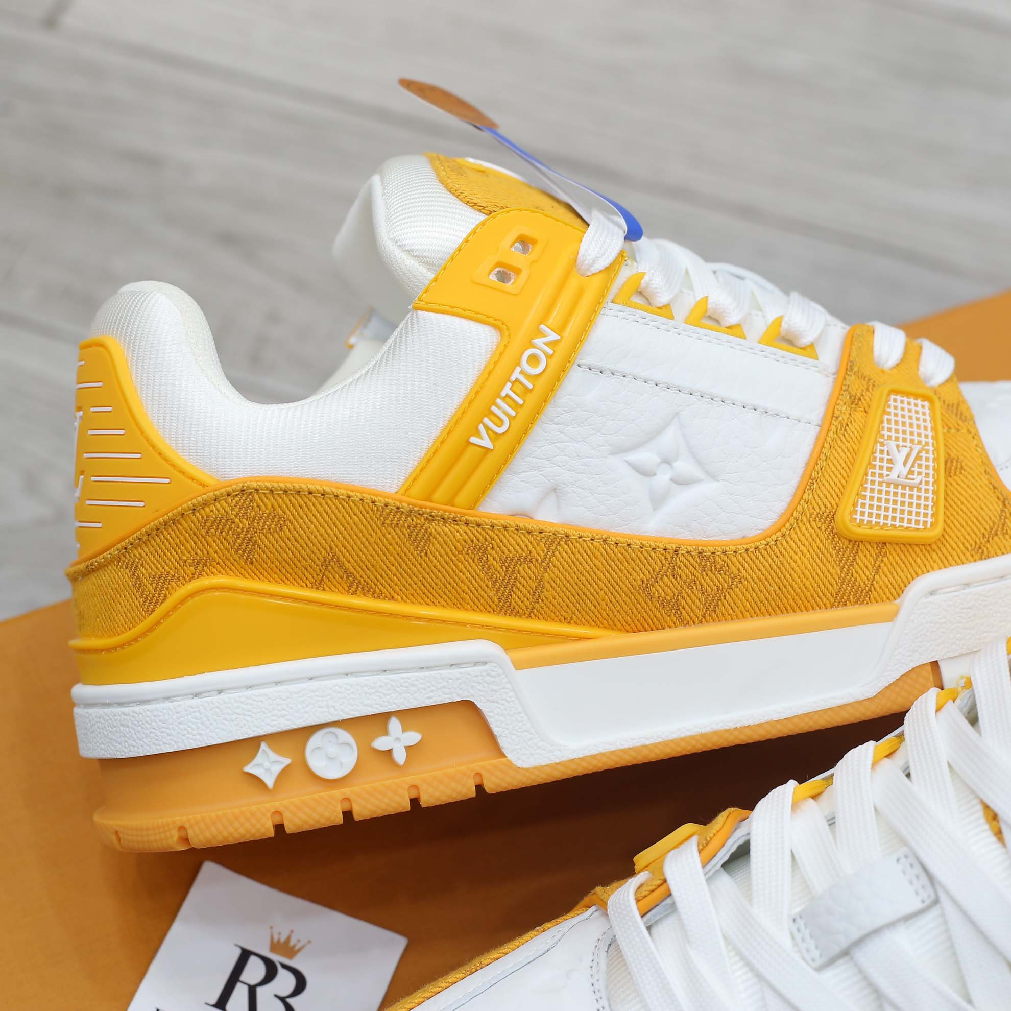 Giày Louis Vuitton Lv Trainer Yellow Monogram Denim màu vàng