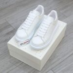 Giày Alexander Mcqueen Gót Trắng Trong Like Auth