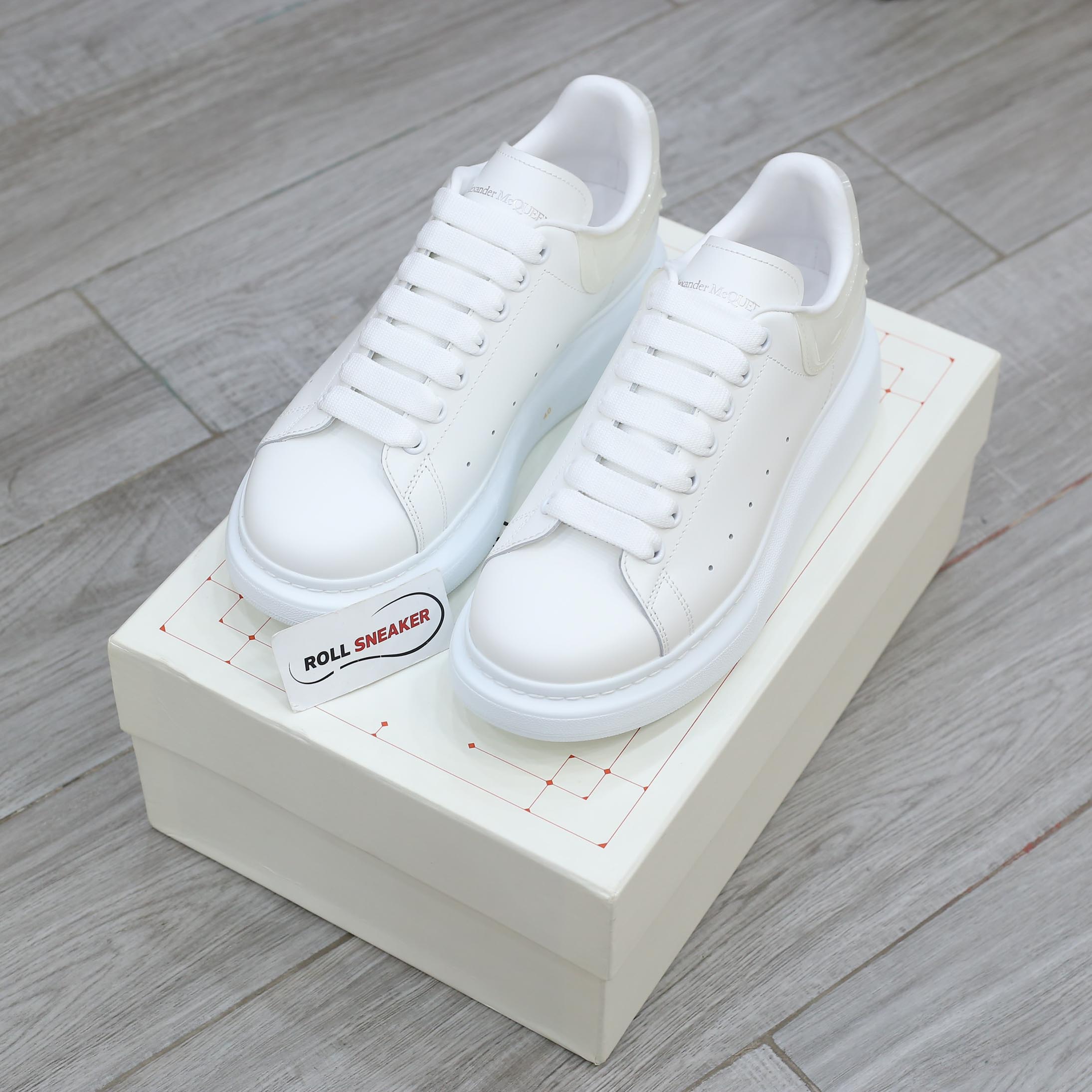 Giày Alexander Mcqueen Gót Trắng Trong Like Auth