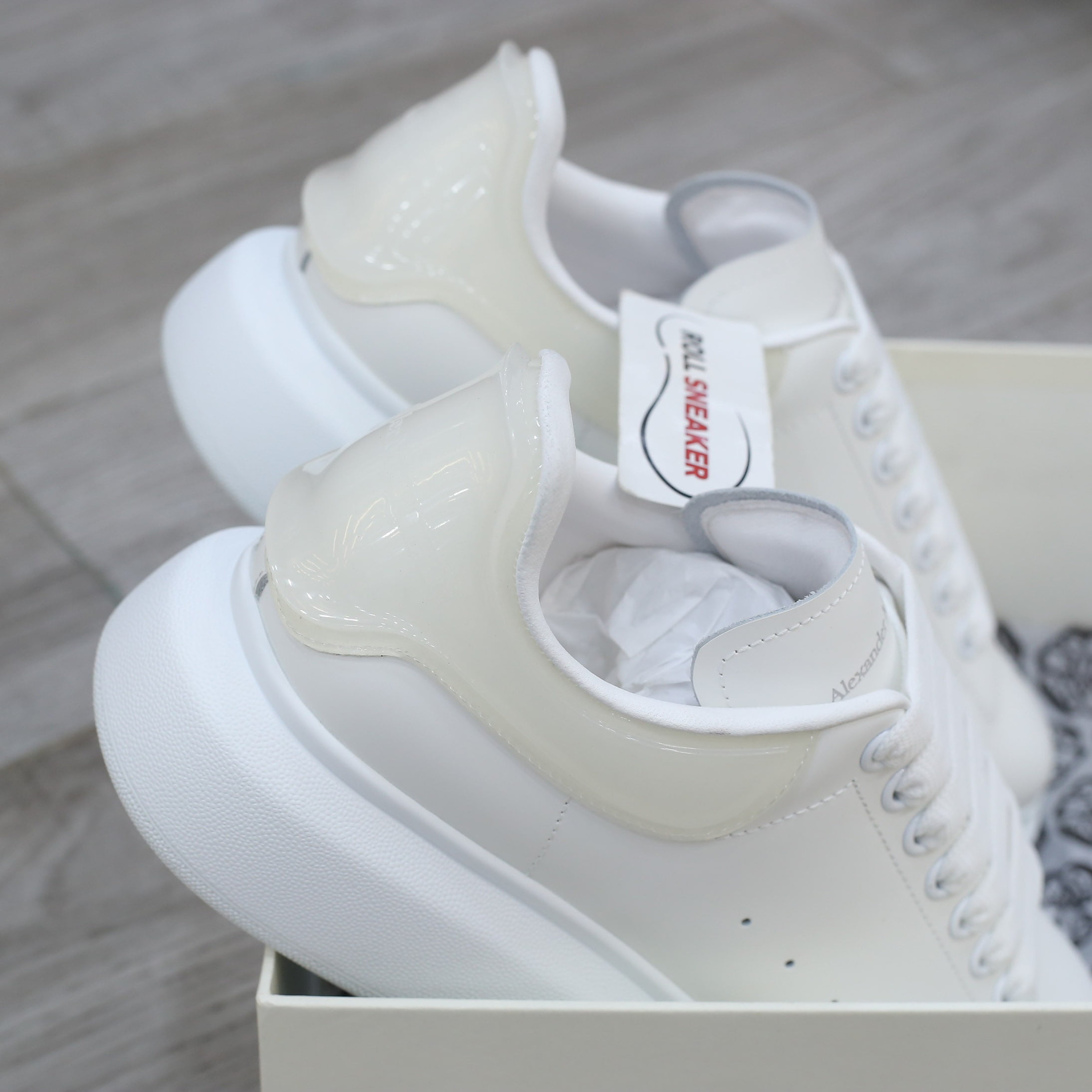 Giày Alexander Mcqueen Gót Trắng Trong Like Auth