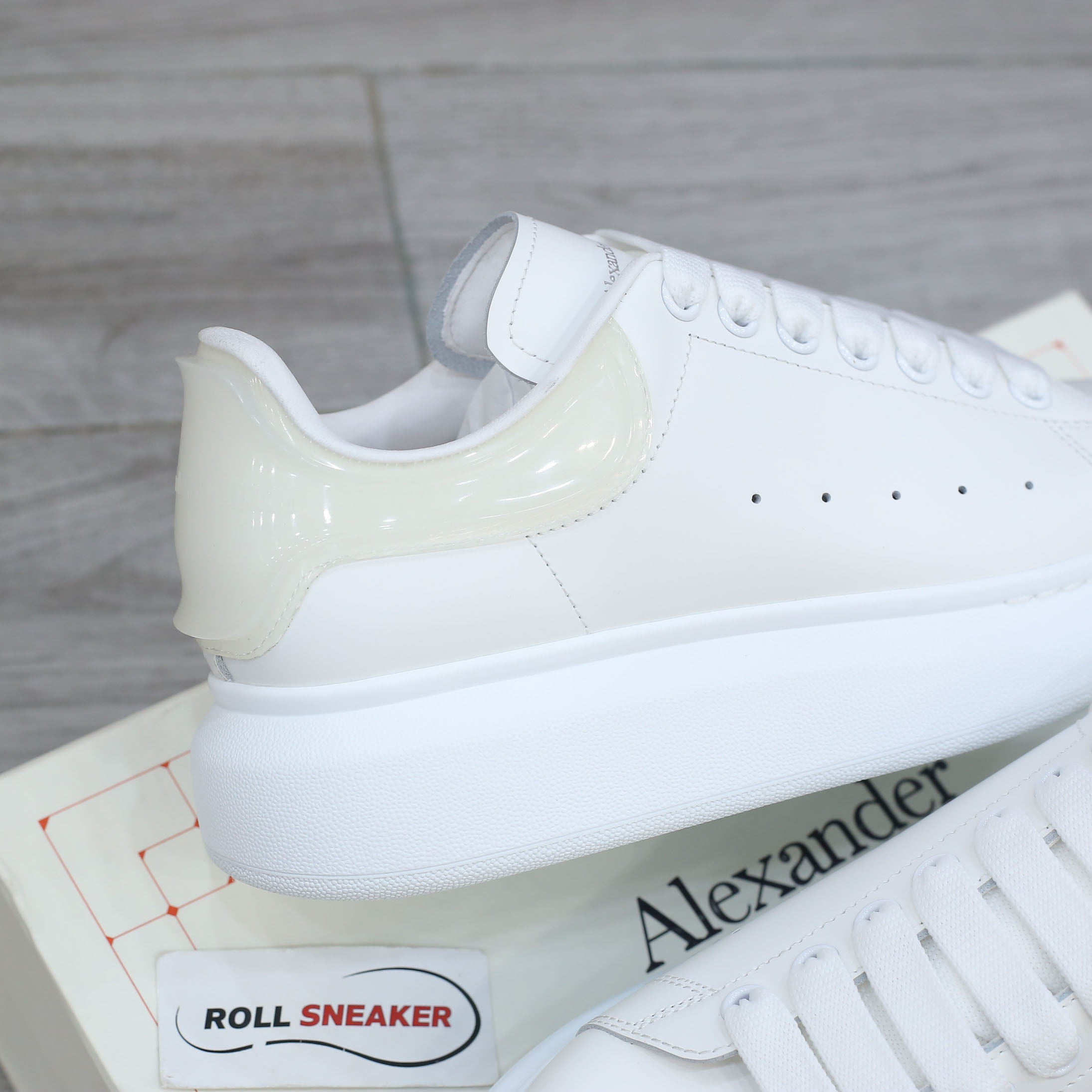 Giày Alexander Mcqueen Gót Trắng Trong Like Auth
