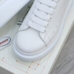 Giày Alexander Mcqueen Gót Trắng Trong Like Auth