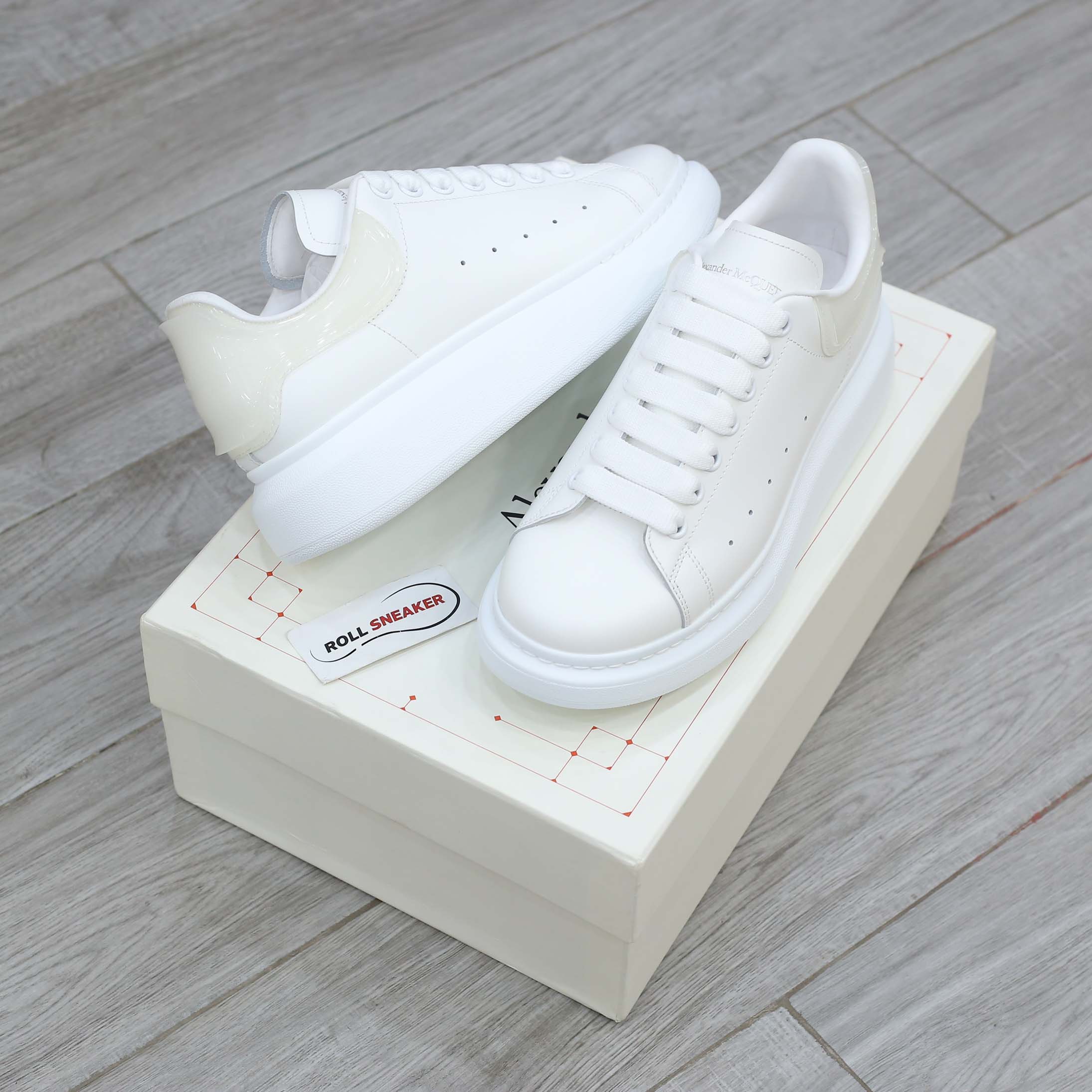 Giày Alexander Mcqueen Gót Trắng Trong Like Auth