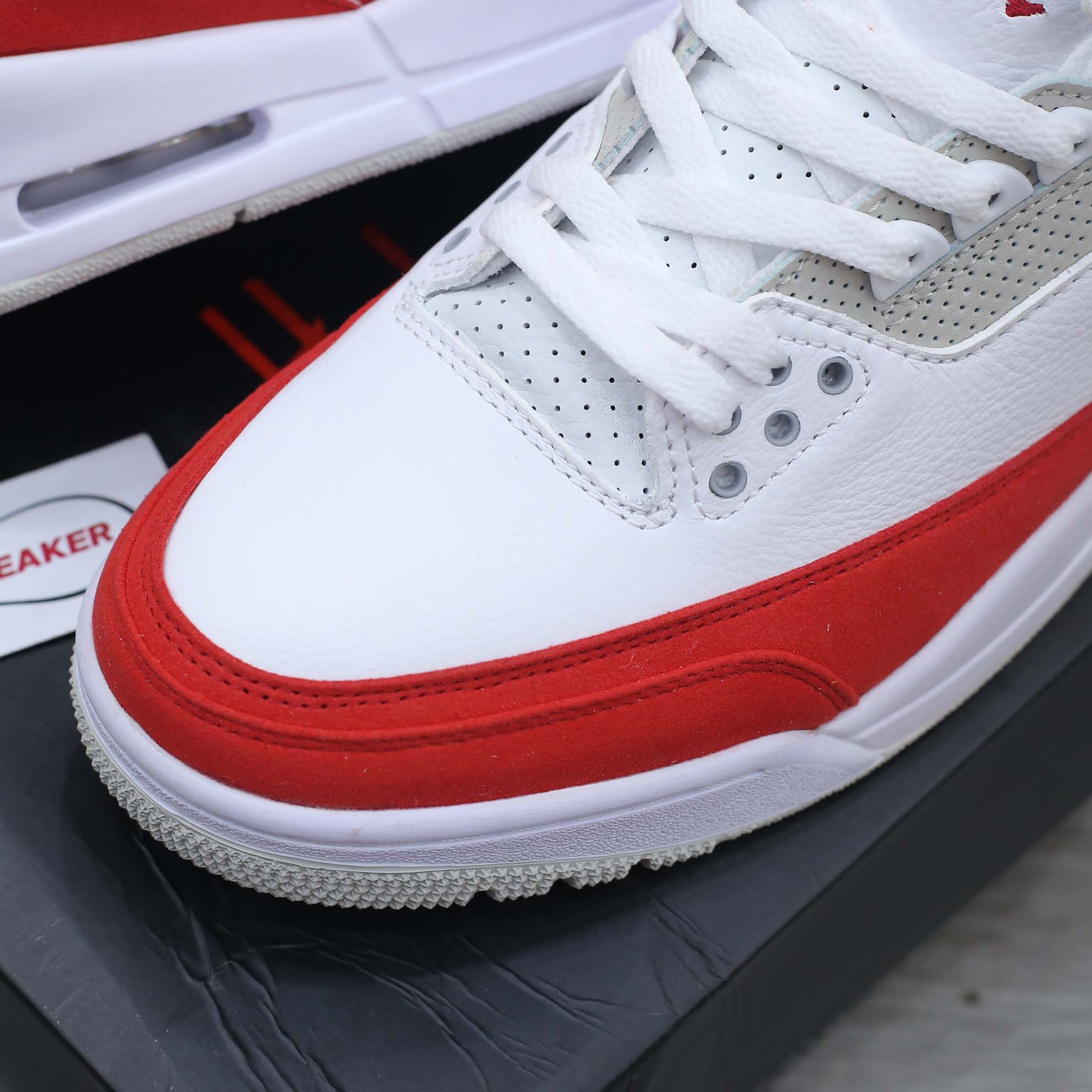Giày Nike Air Jordan 3 Retro Tinker White University Red Like Auth