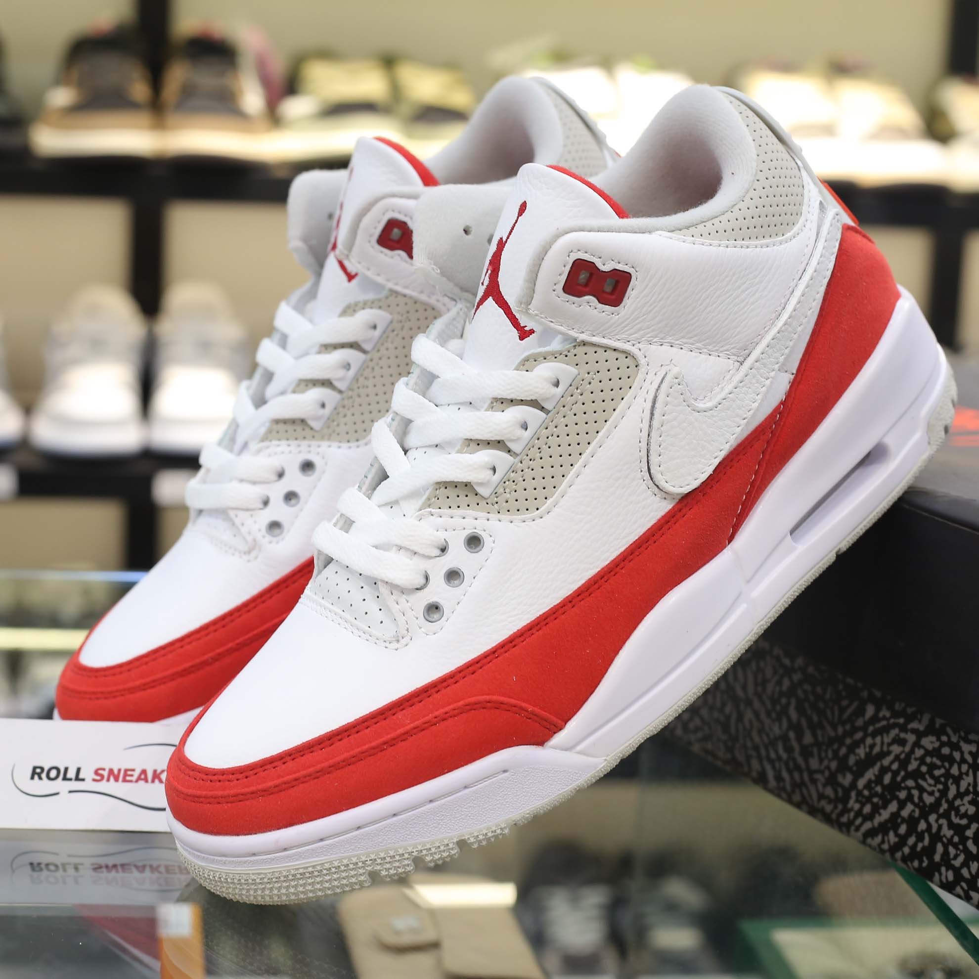 Giày Nike Air Jordan 3 Retro Tinker White University Red Like Auth