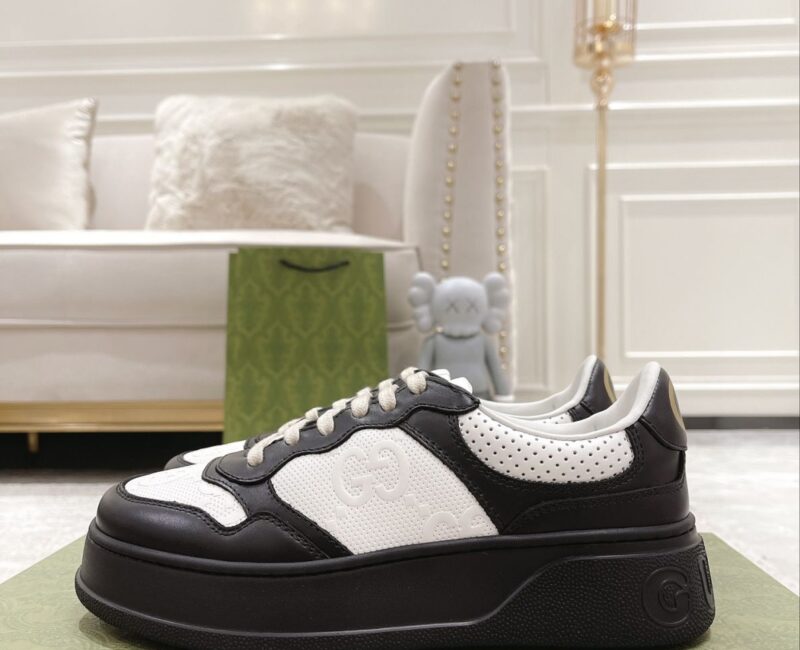 Giày Gucci GG Sneaker Black White leather họa tiết GG dập nổi Like Auth