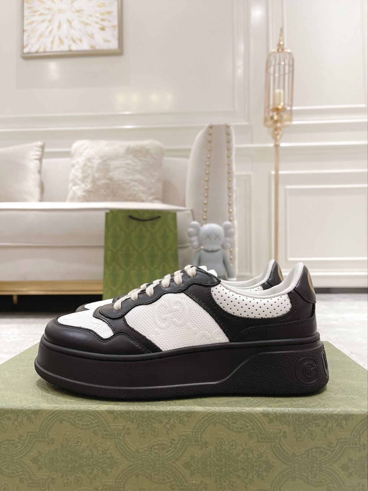 Giày Gucci GG Sneaker Black White leather họa tiết GG dập nổi Like Auth