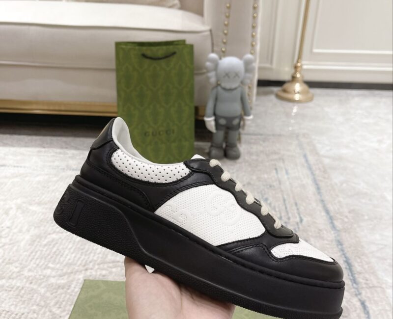 Giày Gucci GG Sneaker Black White leather họa tiết GG dập nổi Like Auth