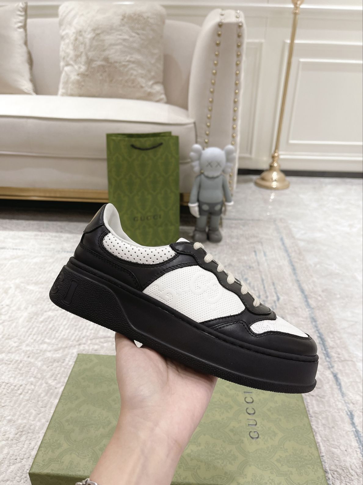 Giày Gucci GG Sneaker Black White leather họa tiết GG dập nổi Like Auth