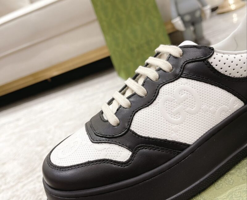 Giày Gucci GG Sneaker Black White leather họa tiết GG dập nổi Like Auth