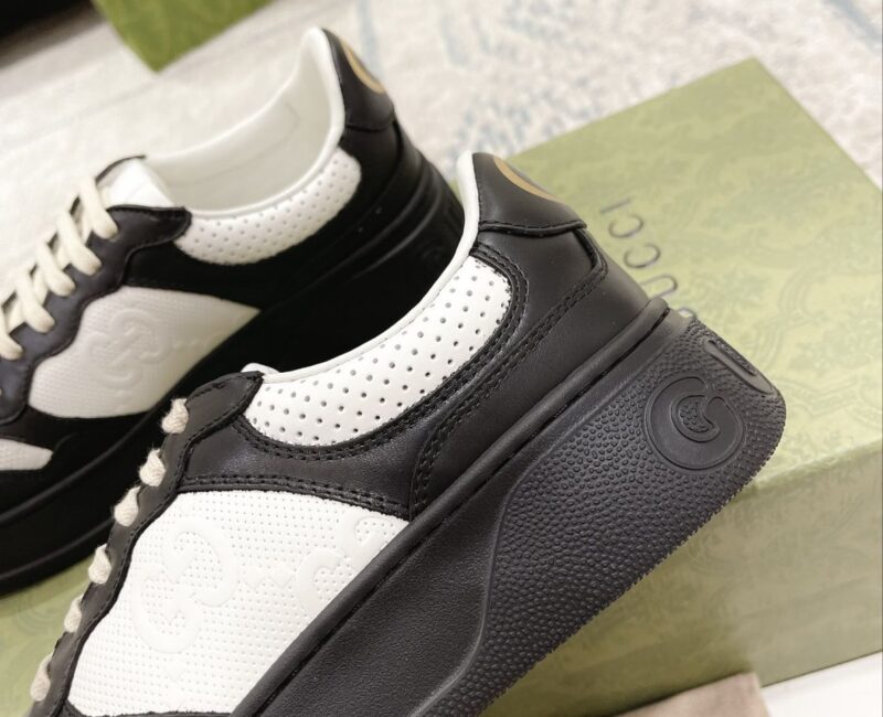 Giày Gucci GG Sneaker Black White leather họa tiết GG dập nổi Like Auth
